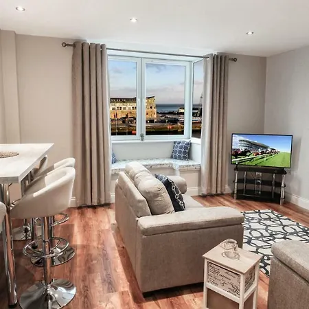 Executive Harbour Suites C Apartment *